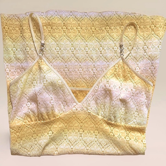 2002 Victoria’s Secret Lace Slip with Built-in Top Coverage - Small - Picture 6 of 7